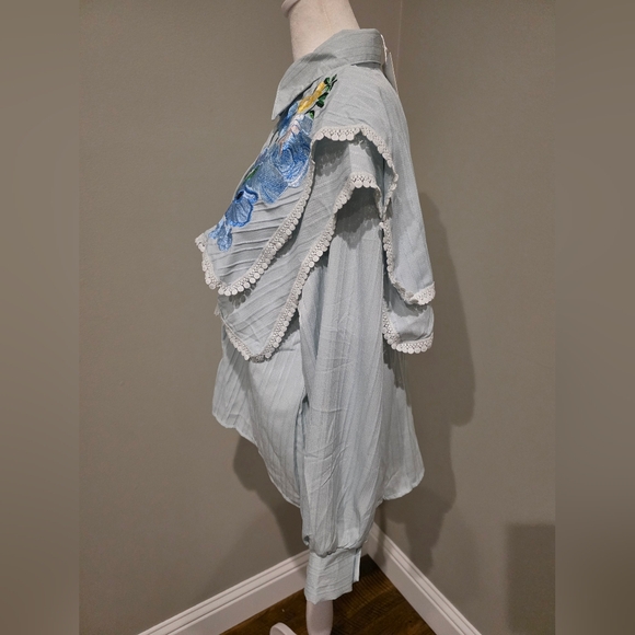 NWT Women's Light Blue Embroidered Western Style Long Sleeve Button Down Top, XL - Picture 3 of 4